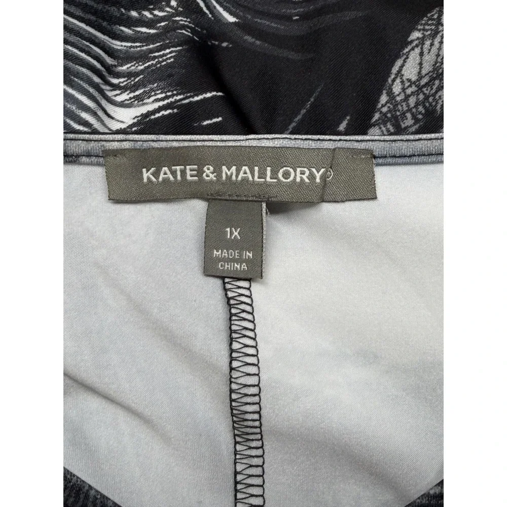 Kate & Mallory Top Womens 1X Gray Palm Print‎ Ruffle Hem Tropical Stretch Office